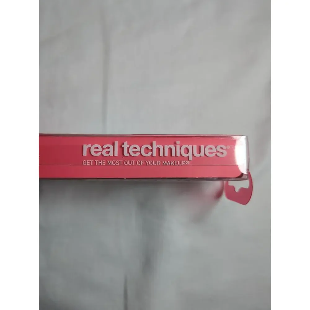 Real Techniques Spot Concealer Brush, Conceal Makeup Formulas Liquid & Cream New